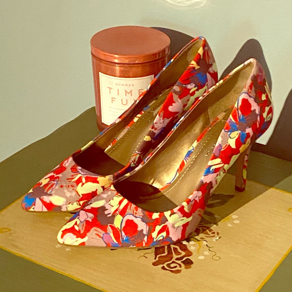 BCBG Floral Pumps